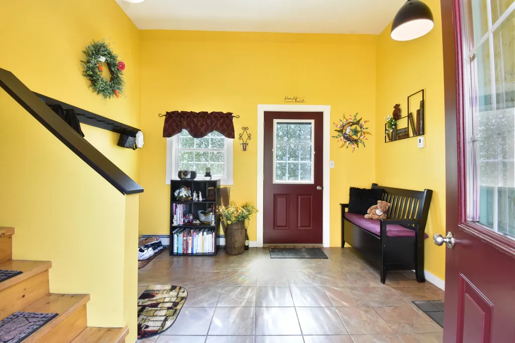 31 Goodenow Lane Bowdoin ME 04287