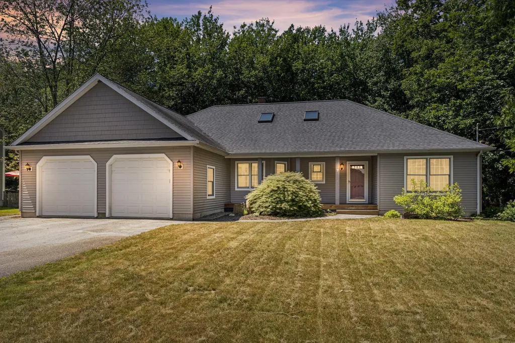 7 Brian Drive Brunswick ME 04011