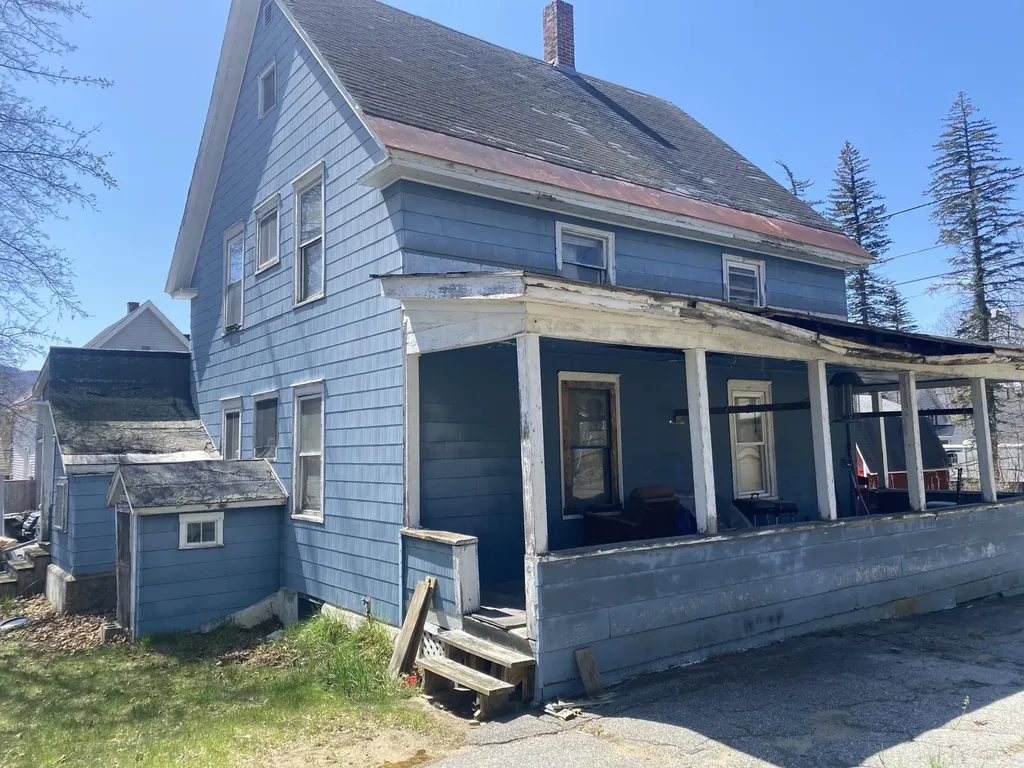 32 Meadow Street Mexico ME 04257