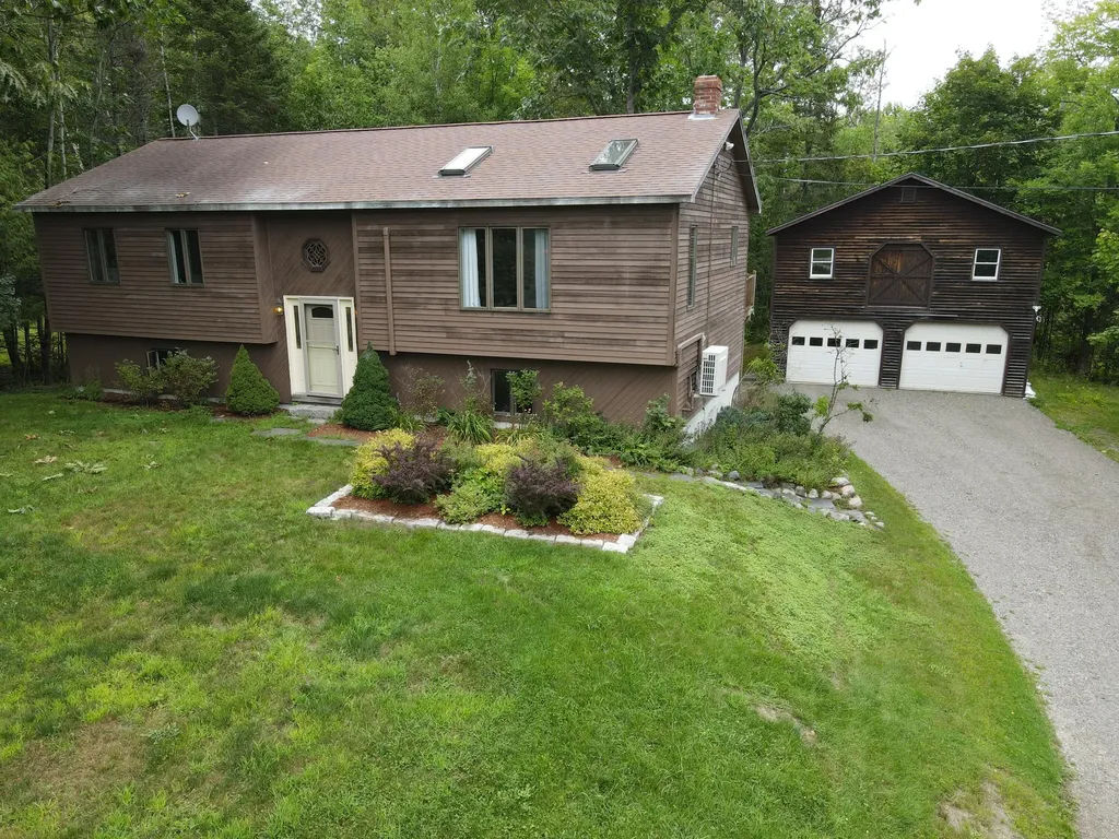 29 Beech Grove Avenue Glenburn ME 04401