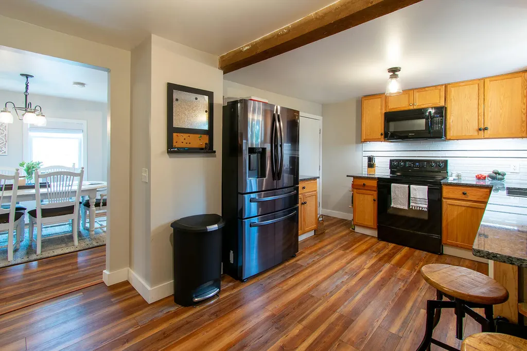 375 Broadway Rockland ME 04841