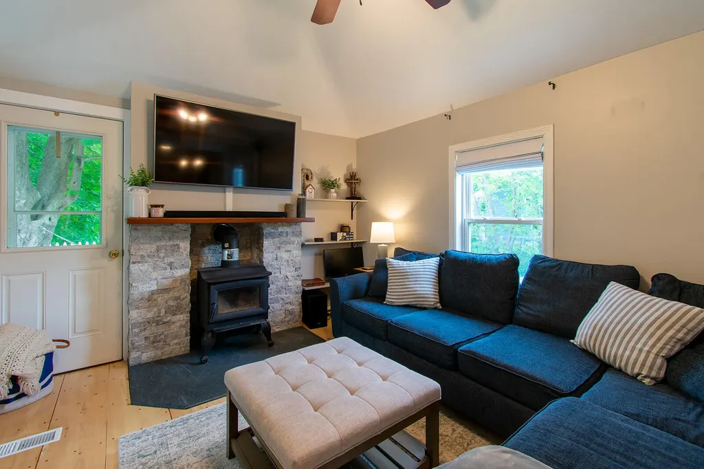 375 Broadway Rockland ME 04841