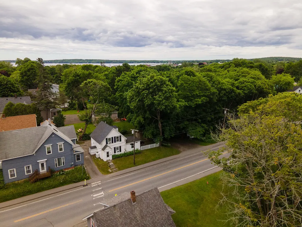 375 Broadway Rockland ME 04841