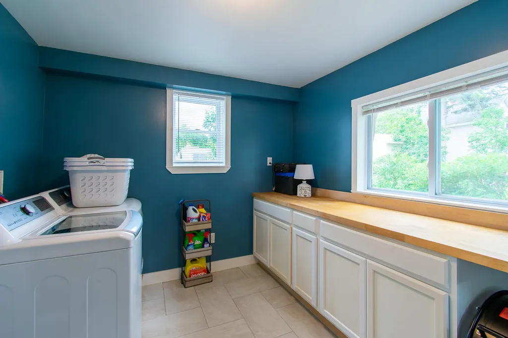 375 Broadway Rockland ME 04841