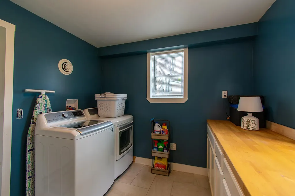 375 Broadway Rockland ME 04841