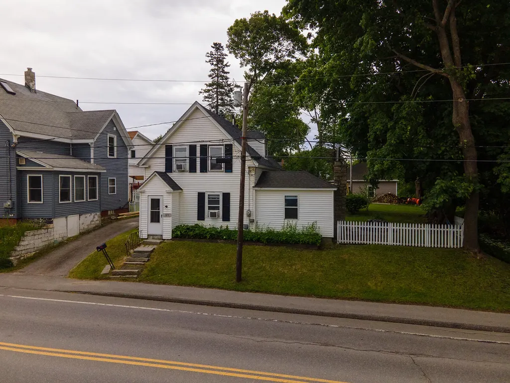 375 Broadway Rockland ME 04841