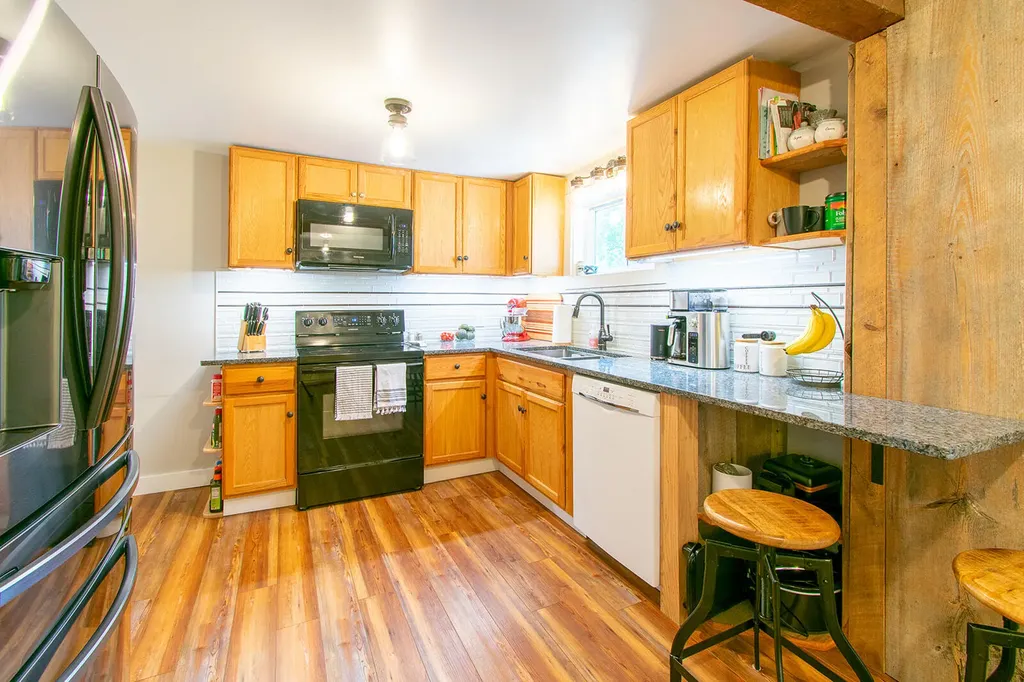 375 Broadway Rockland ME 04841