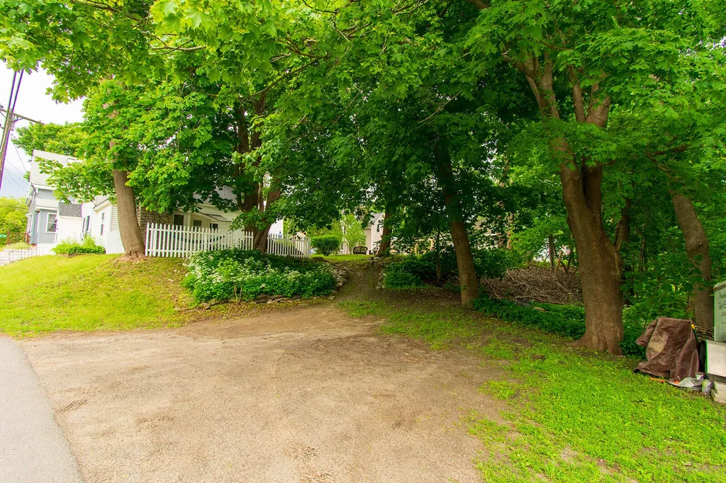 375 Broadway Rockland ME 04841