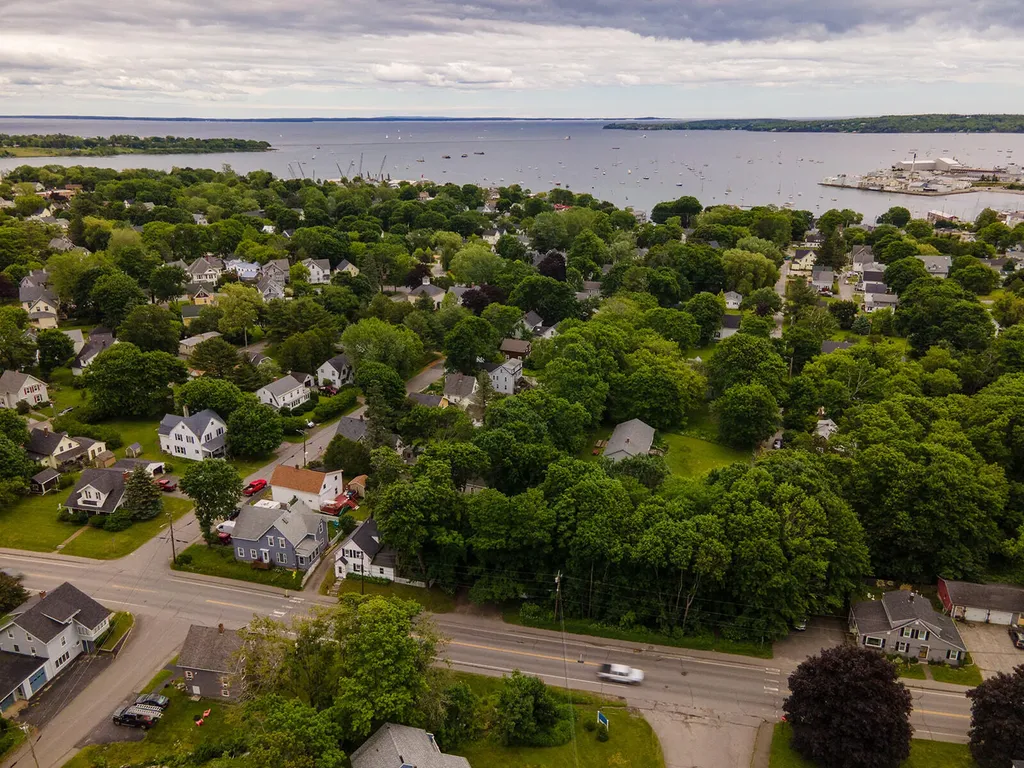 375 Broadway Rockland ME 04841