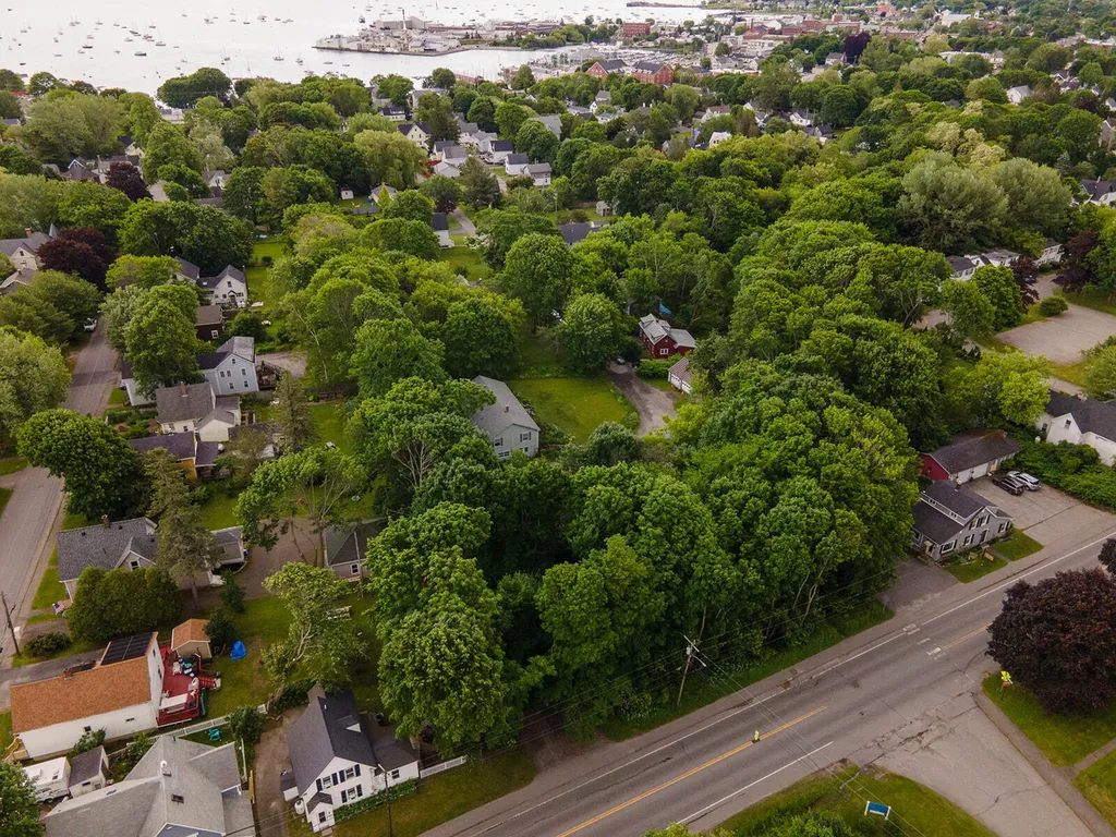 375 Broadway Rockland ME 04841