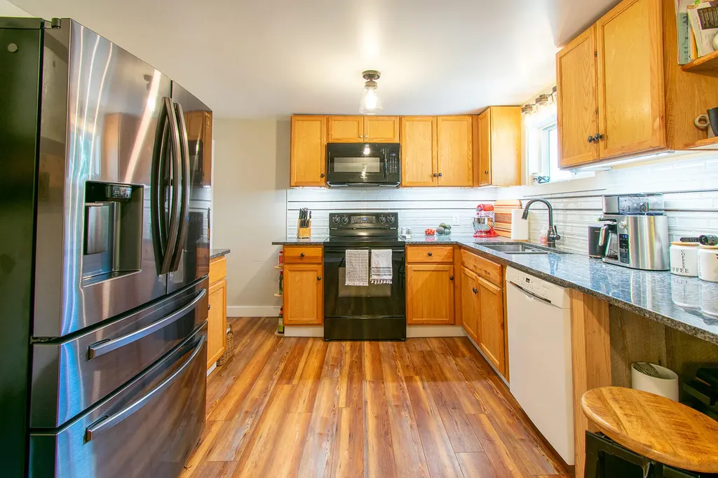 375 Broadway Rockland ME 04841