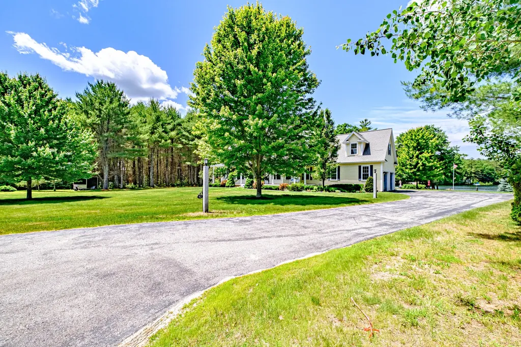 92 Diamond Drive Denmark ME 04022