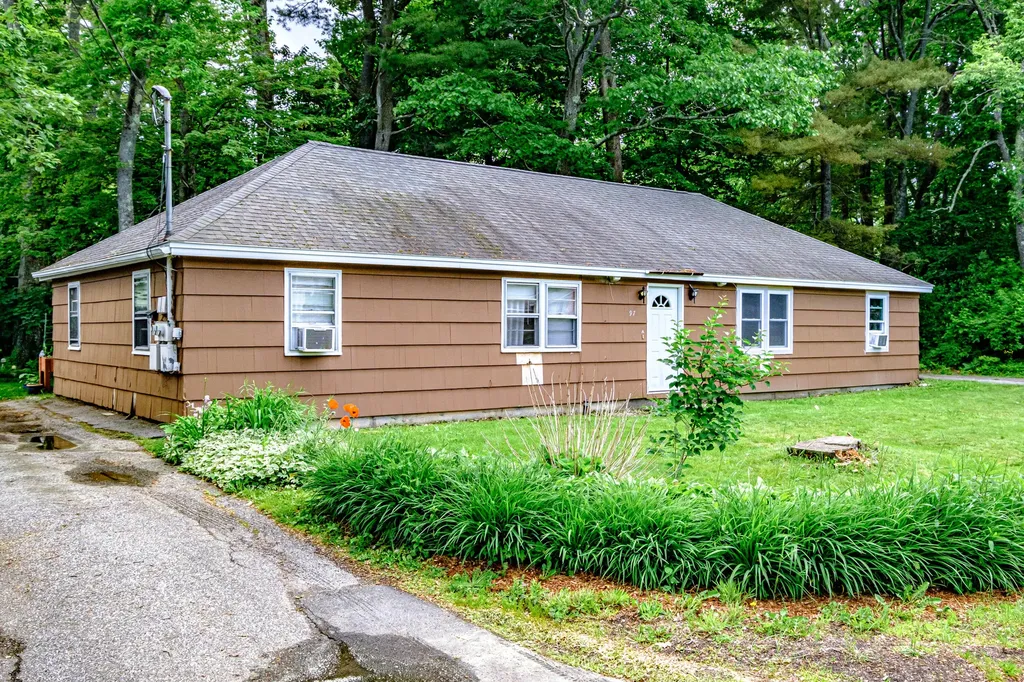97 Bates Street Yarmouth ME 04096