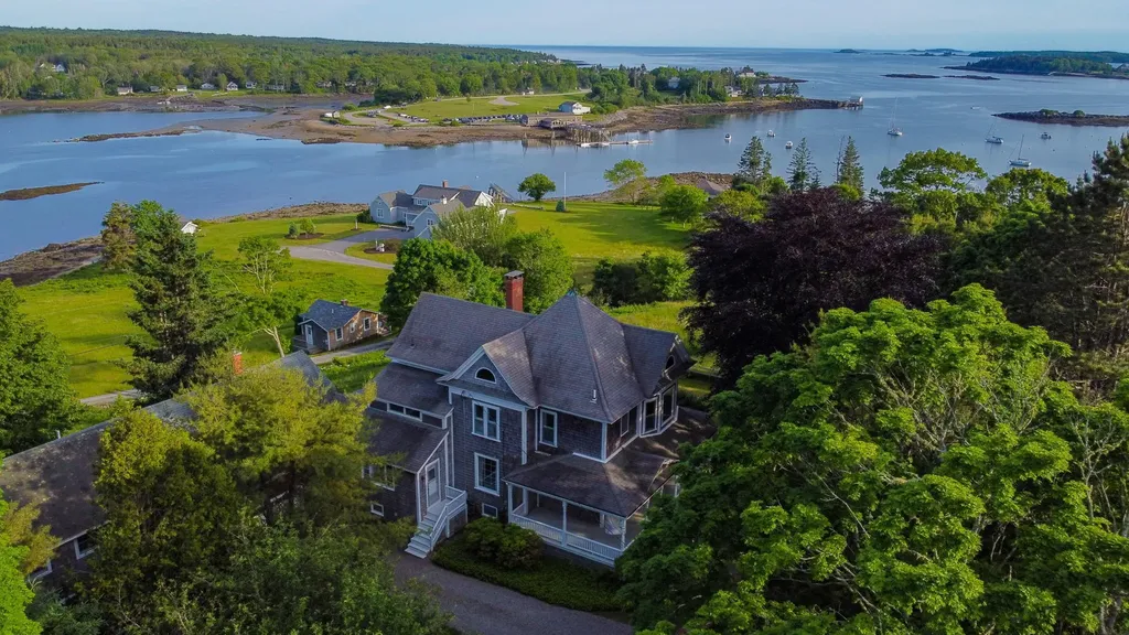 338 Pemaquid Harbor Road Bristol ME 04558