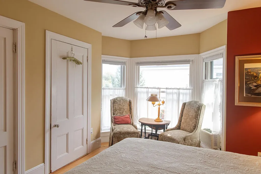 16 Pleasant Street Rockland ME 04841