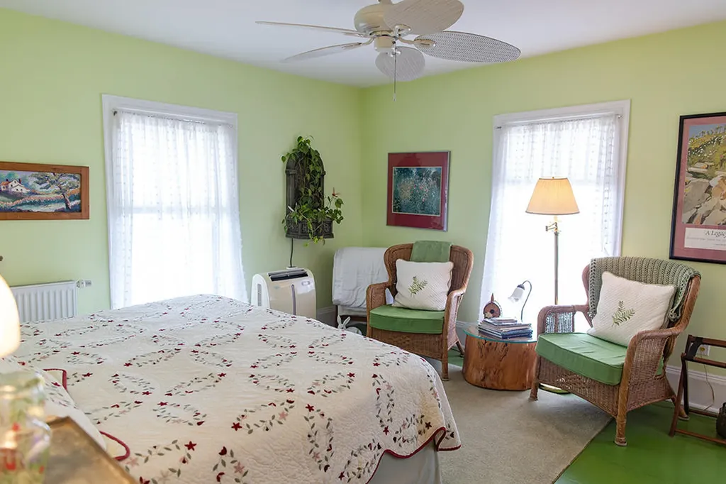16 Pleasant Street Rockland ME 04841