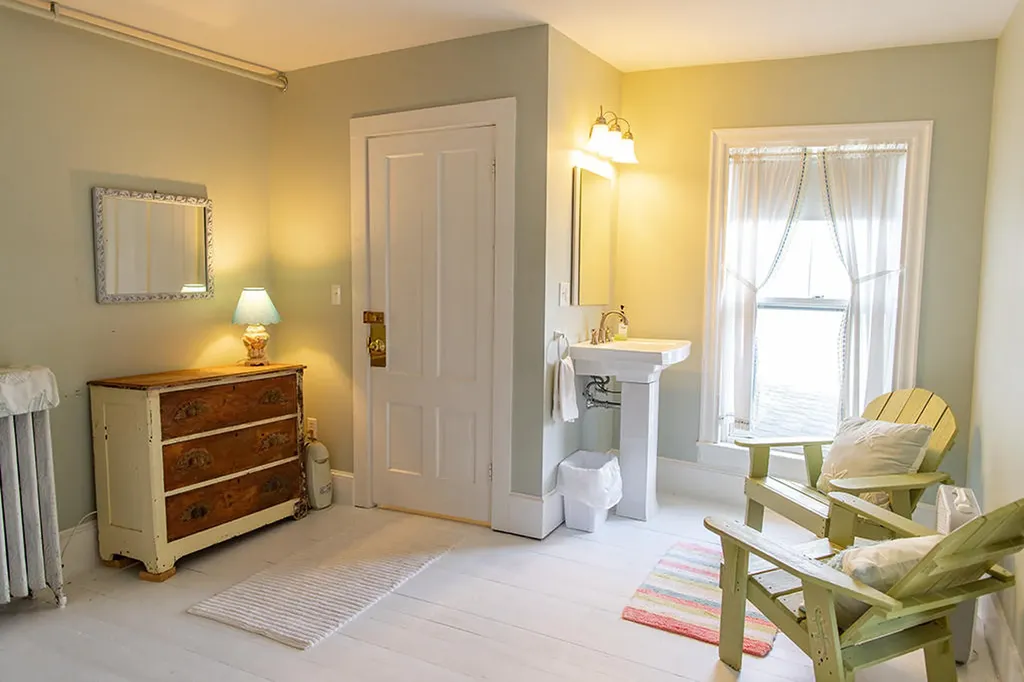 16 Pleasant Street Rockland ME 04841
