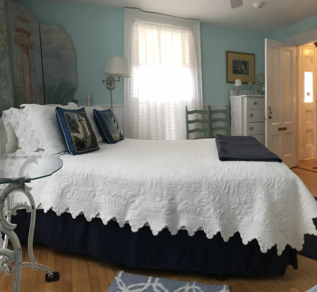 16 Pleasant Street Rockland ME 04841