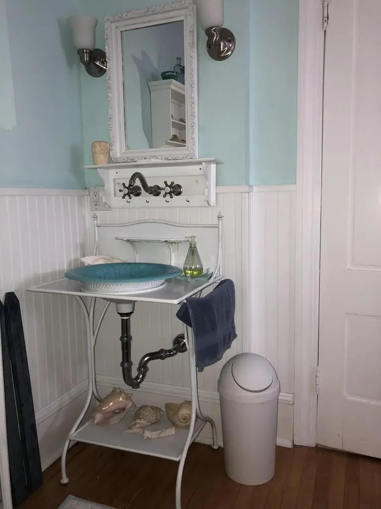 16 Pleasant Street Rockland ME 04841