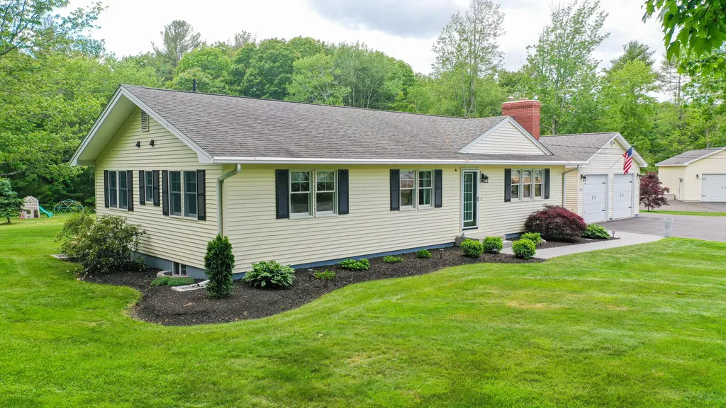332 Lewiston Road Topsham ME 04086