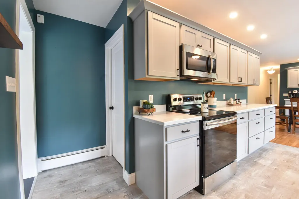 332 Lewiston Road Topsham ME 04086