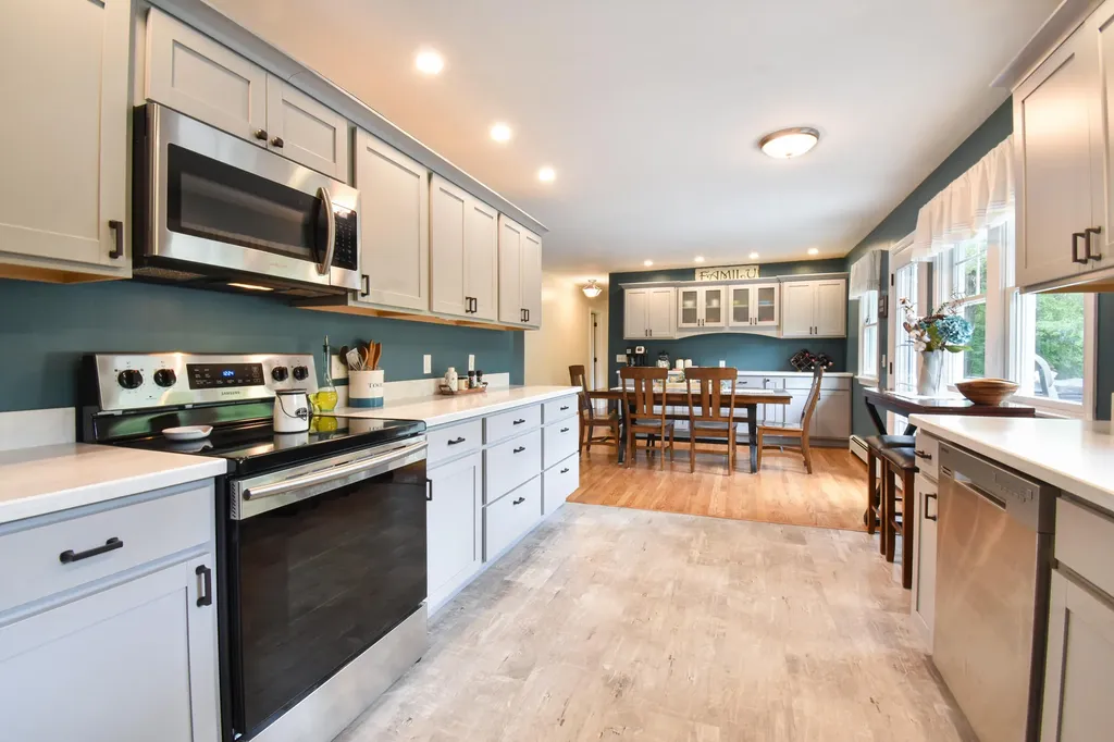 332 Lewiston Road Topsham ME 04086