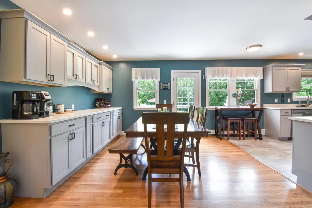 332 Lewiston Road Topsham ME 04086