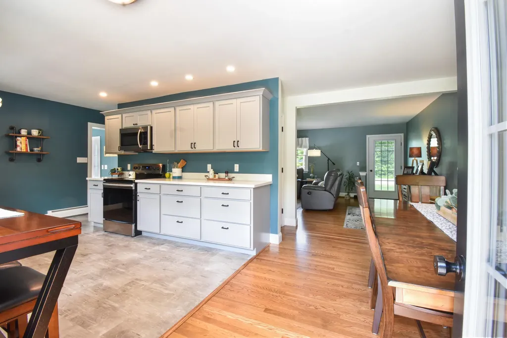 332 Lewiston Road Topsham ME 04086