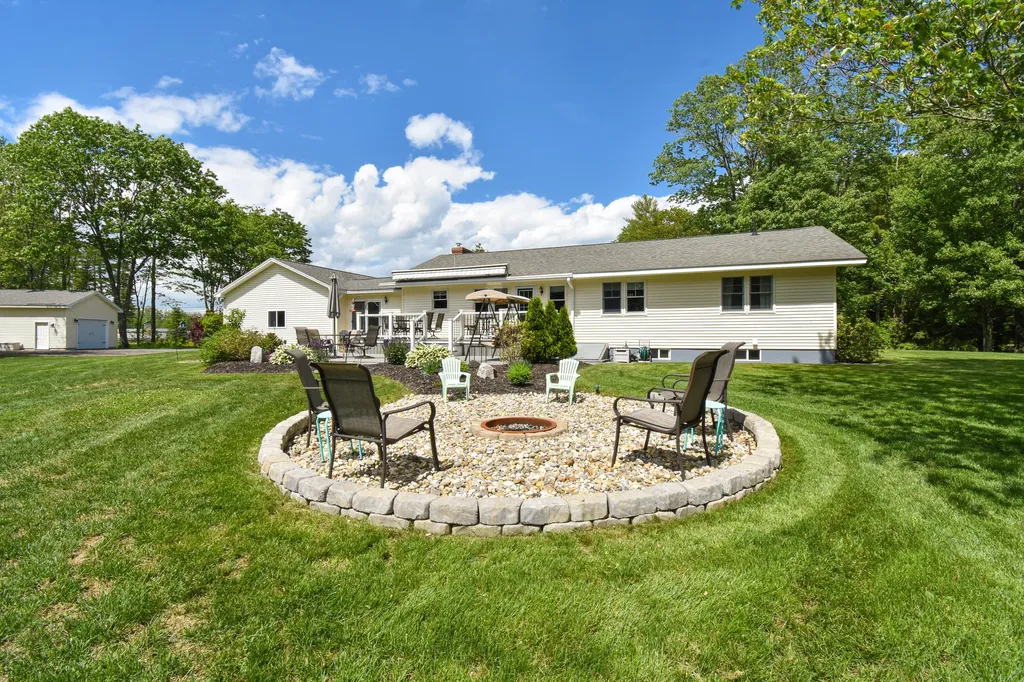 332 Lewiston Road Topsham ME 04086