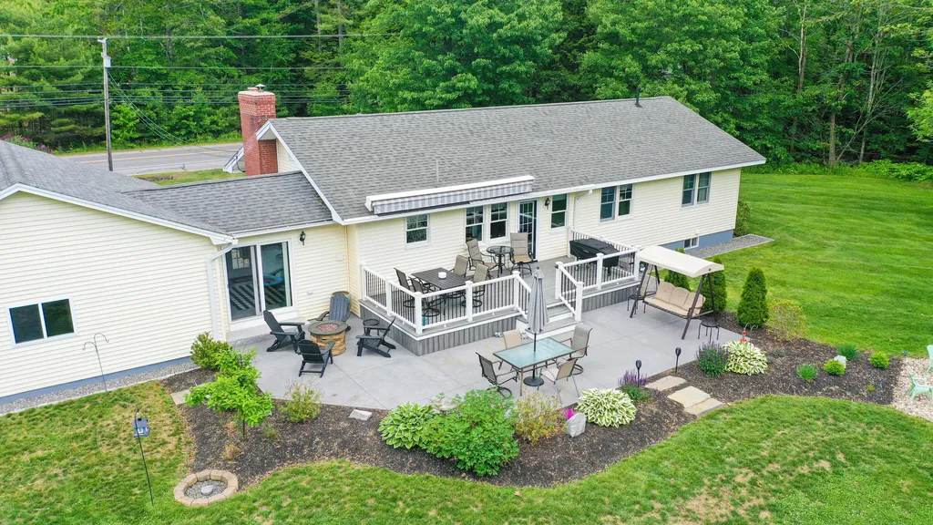 332 Lewiston Road Topsham ME 04086