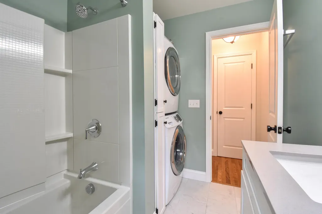 332 Lewiston Road Topsham ME 04086