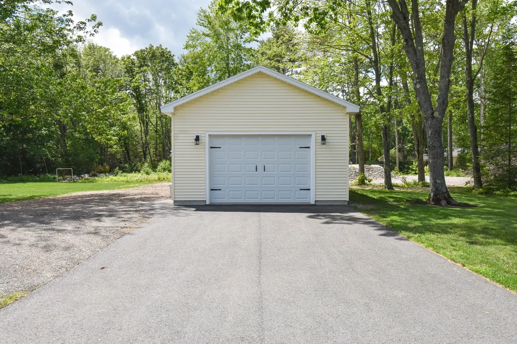 332 Lewiston Road Topsham ME 04086
