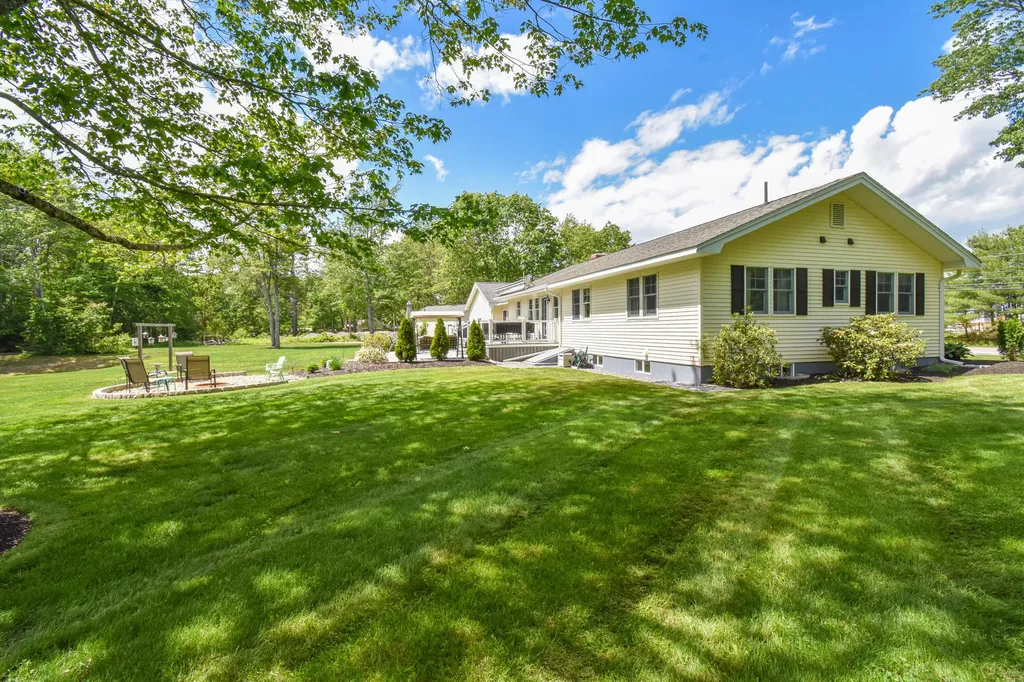 332 Lewiston Road Topsham ME 04086