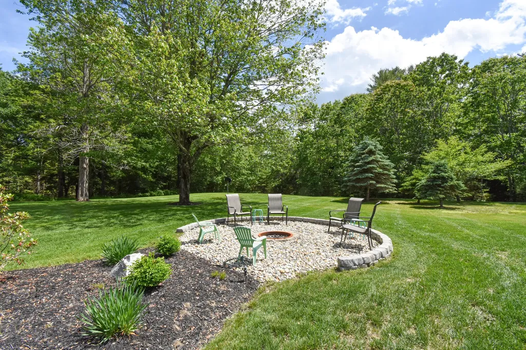 332 Lewiston Road Topsham ME 04086