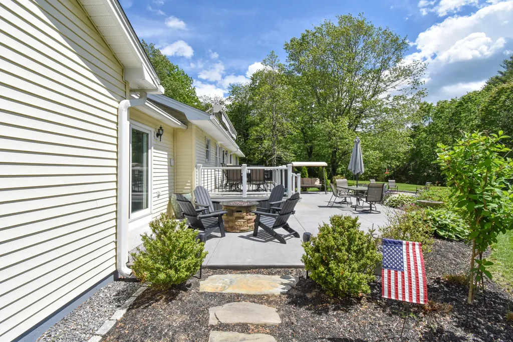 332 Lewiston Road Topsham ME 04086