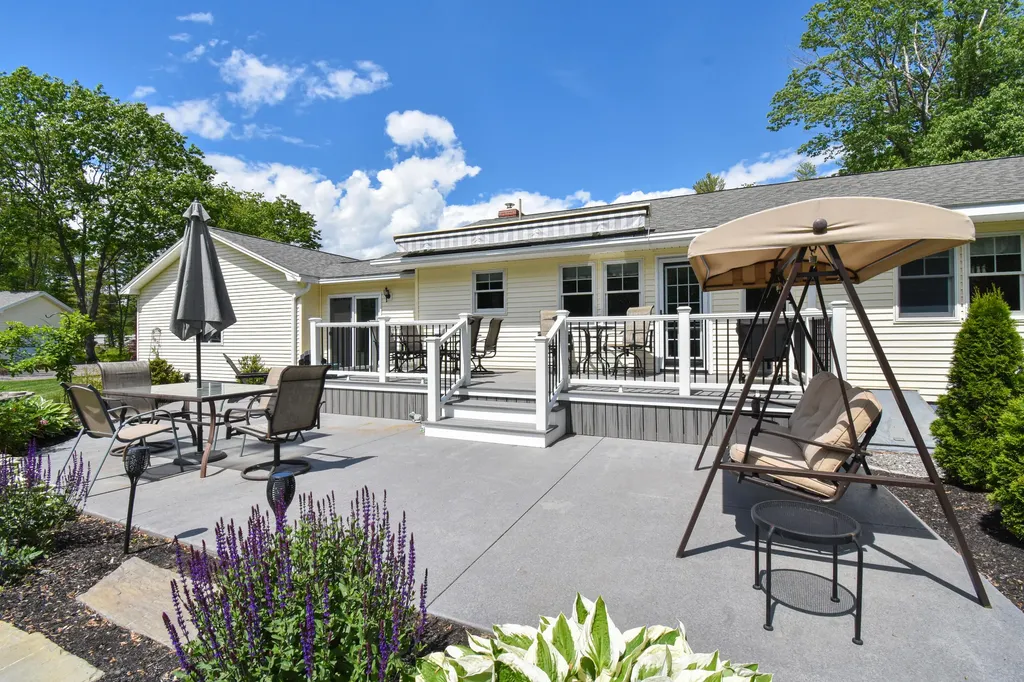 332 Lewiston Road Topsham ME 04086