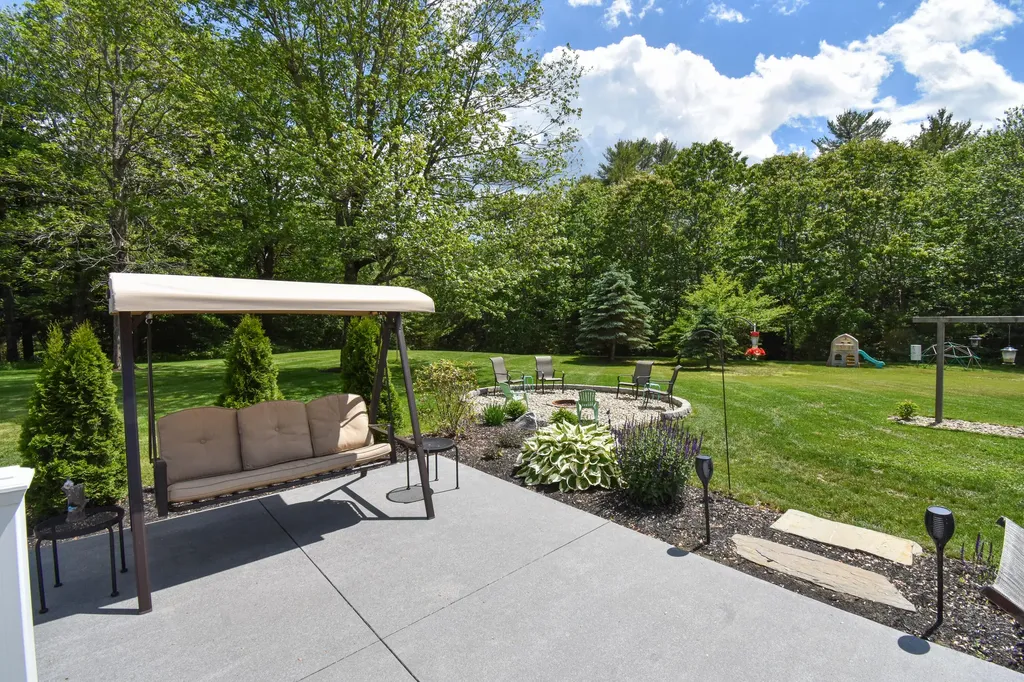 332 Lewiston Road Topsham ME 04086