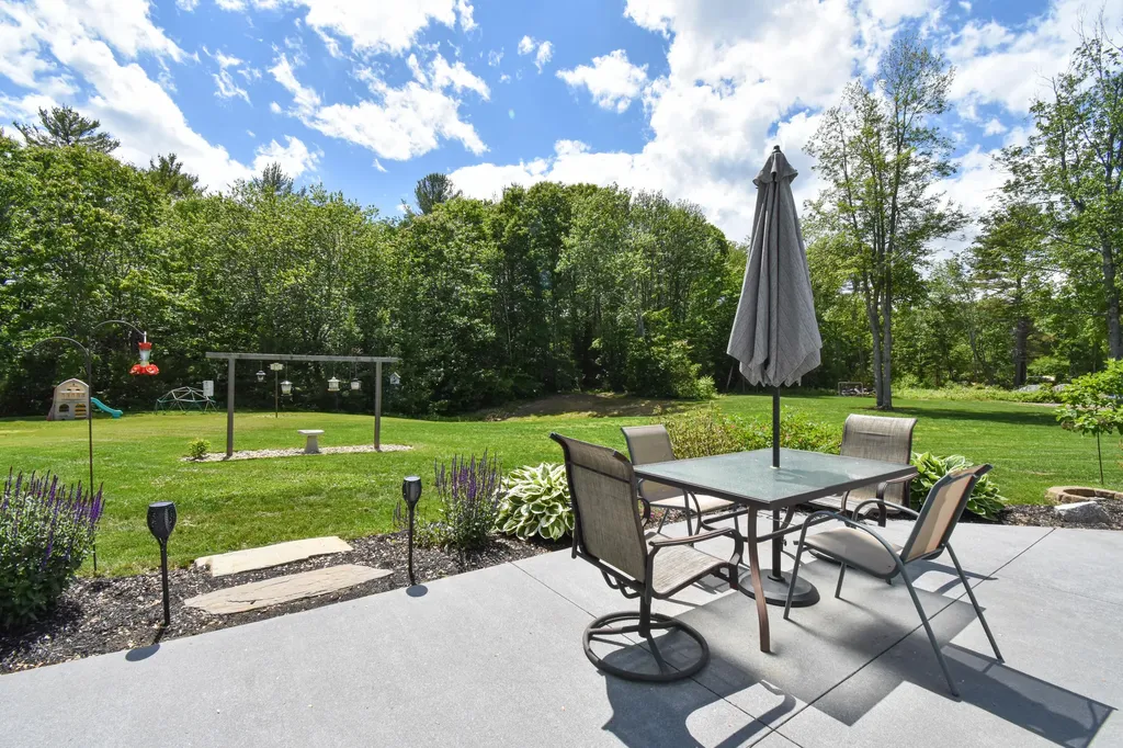 332 Lewiston Road Topsham ME 04086