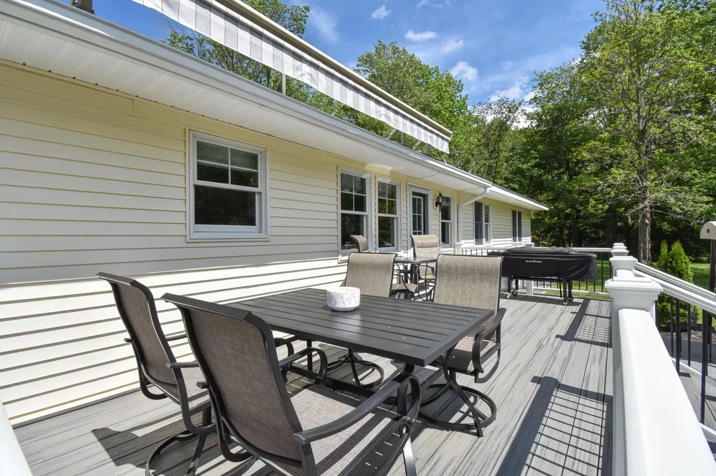 332 Lewiston Road Topsham ME 04086