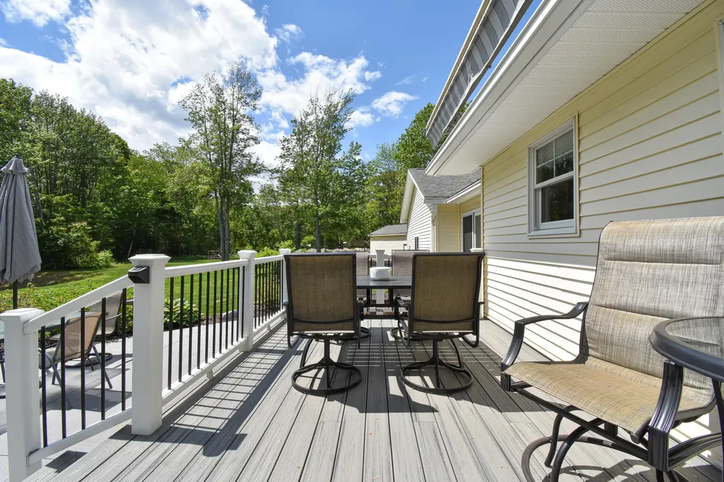 332 Lewiston Road Topsham ME 04086