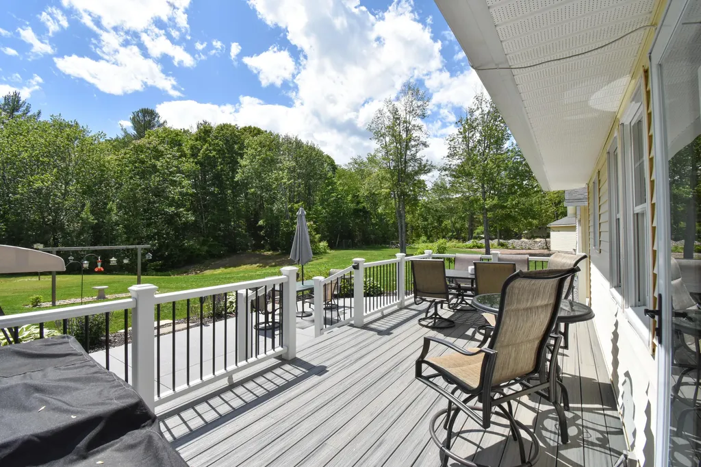 332 Lewiston Road Topsham ME 04086