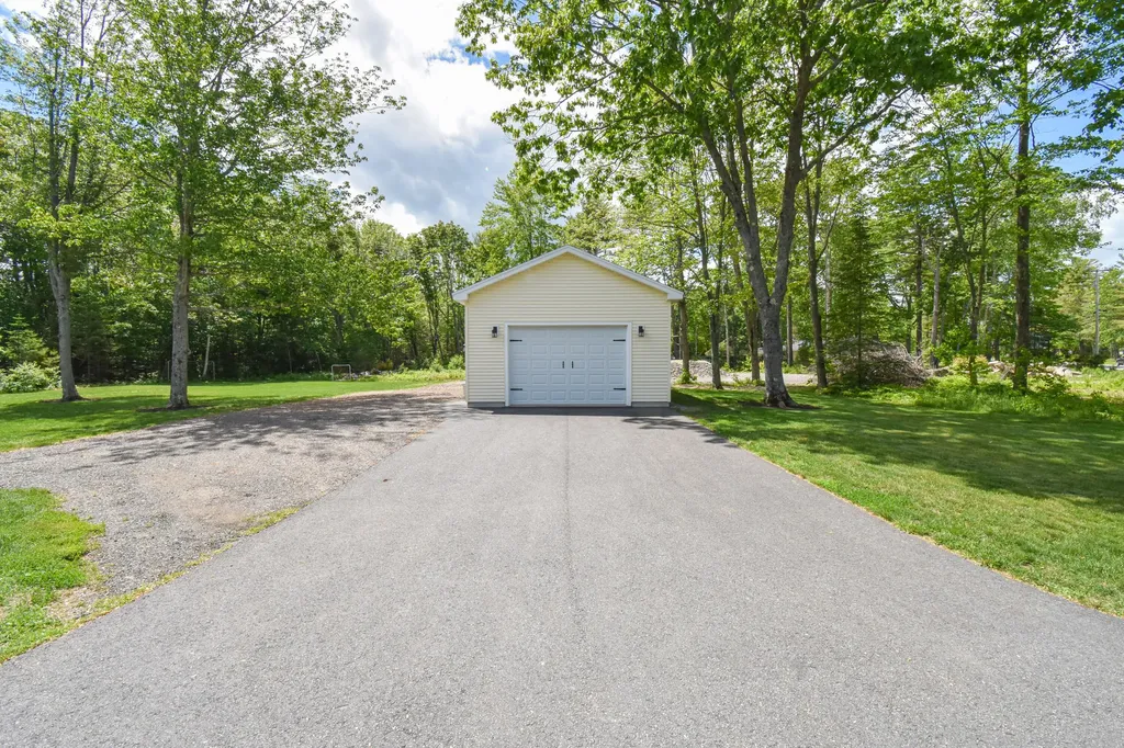 332 Lewiston Road Topsham ME 04086