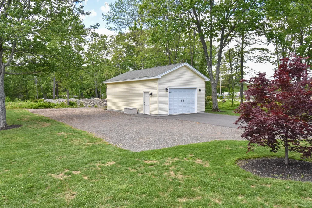 332 Lewiston Road Topsham ME 04086