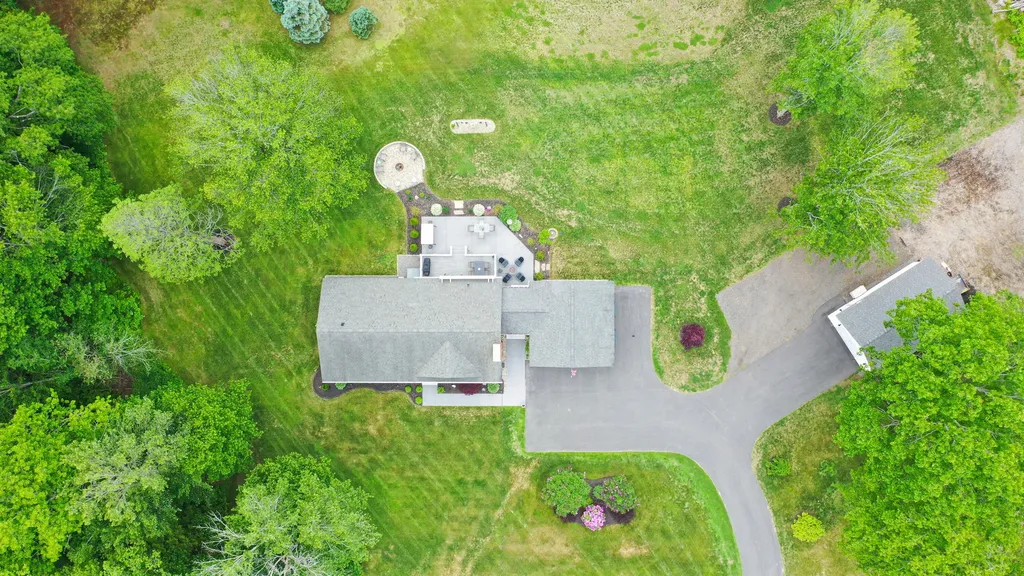 332 Lewiston Road Topsham ME 04086