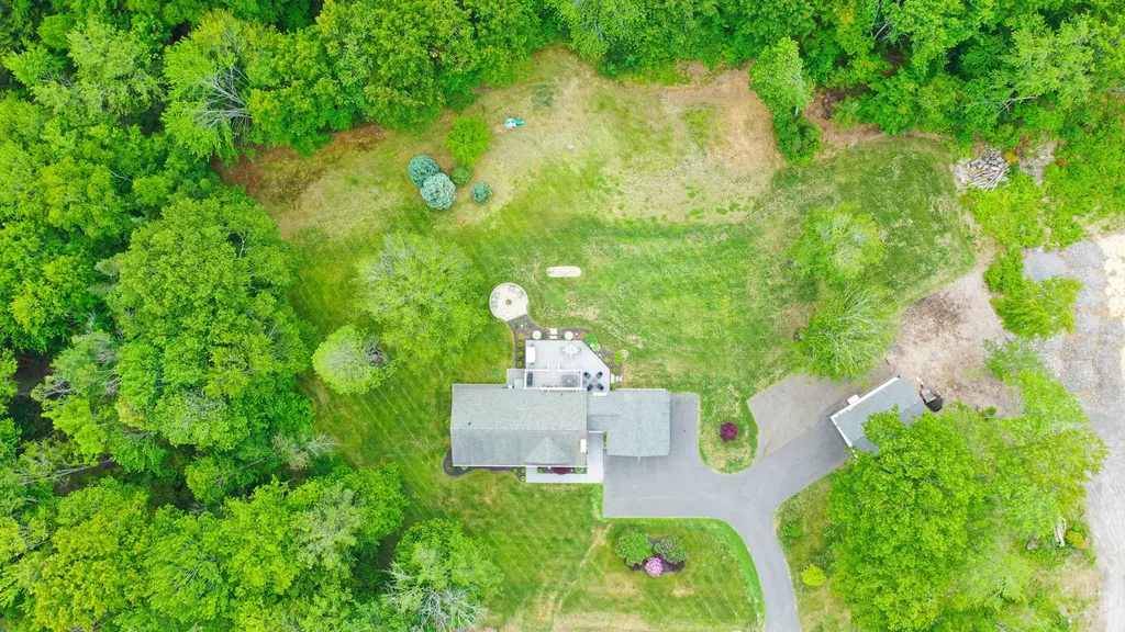 332 Lewiston Road Topsham ME 04086