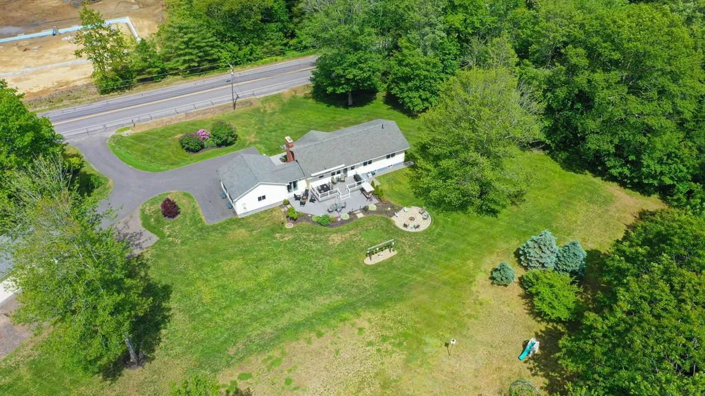 332 Lewiston Road Topsham ME 04086