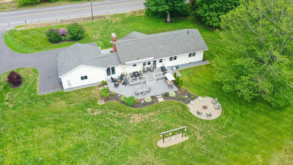 332 Lewiston Road Topsham ME 04086