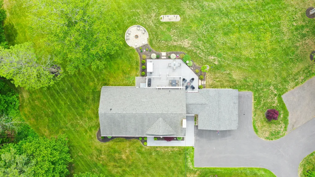 332 Lewiston Road Topsham ME 04086