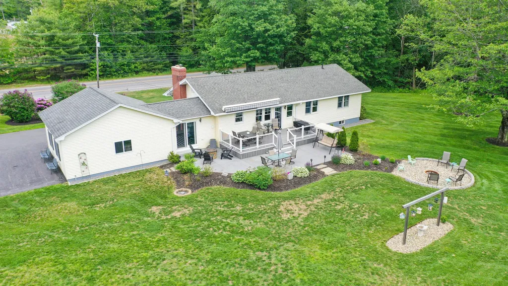 332 Lewiston Road Topsham ME 04086
