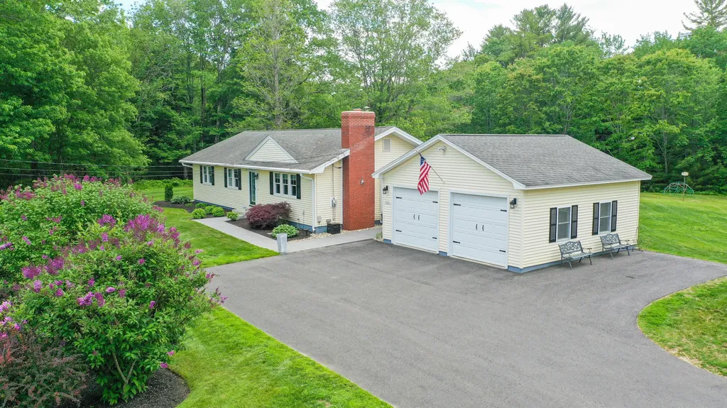 332 Lewiston Road Topsham ME 04086